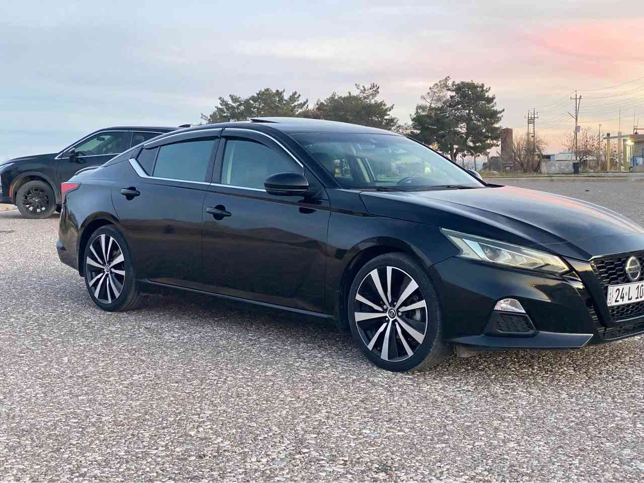 السلام عليكم 
للبيع نيسان التيما موديل 2022
رقم دهوك بسمي 
سعر  145 ورقه
رقم سنويه فحص وهزه كله جديد
مكينه وكير وتبريد كله بشرط وين ماتريد افحص
محرك اربعه سلندر TURBO🚀🚀🚀
مواصفات SR فول 
رادار امامي وخلفي وجانبي 
كله شغال شرط
بصمه 
ابواب بصمه 
صندوق بصمه
سلايت فتحه
كشنات جلد+هيتر+كهرباى
تحديد سرعه
تشغيل عن بعد 
شاشه وكاميرا
ماشيه 43 ميل
وبعد بيها مواصفات 
سيارا بيها بس بونيت صبغ 
بدون دواخل شرط
رقم شاصي موجود مع صور 
سيارا احلى من صور سيارا نظيفه ما بيها لاشخوط ولاتعديل ما بيها مصرف 
حجر كزوز بشرط
هاتف اسيا ***********
هاتف كورك *********** واتساب
هاتف كورك *********** واتساب
عنوان سياره قضاء عقرة بعيده عن اربيل وموصل ساعه دهوك, العراق
