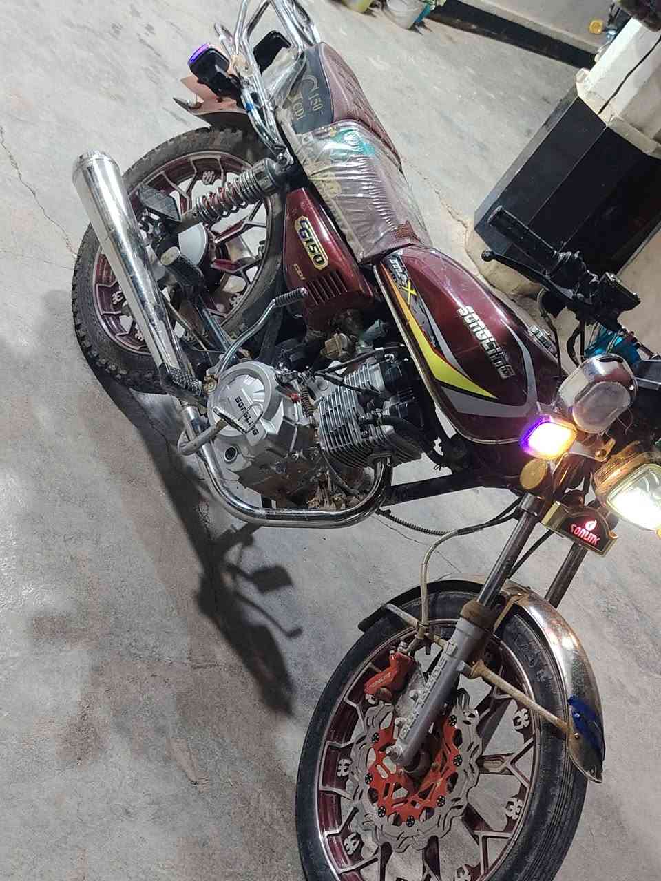 سلام عليكم
دراجه سيفان للبيع موديل 24
محرك شركه ما مفتوح ناقصها بك لايت
دبلات الاماميه رايدلهن تجفيت سعر عل خاص


**إذا كنت صاحب هذا الإعلان وتريد حذفه لأي سبب، رجاءا أرسل رسالة إلى الدعم الفني**