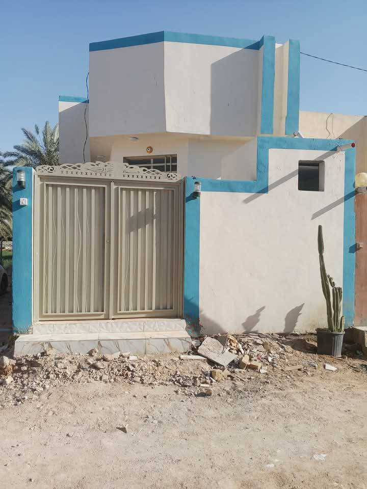 يالله
سعر ٥٥ وبيه مجال قليل 
دار لبيع 100 متر بالكوفه شارع المطار الجديد خلف جوهره العرب شارعه فرع جوهره العرب
البناء طابوق والاساس والسقف صب
يحتوي على غرفه وصاله ومطبخ واستقبال
الاستفسار الاتصال
***********
***********
او مراجعة مكتب حيدر الزبيدي للعقار والمقاولات
عنوان المكتب بشارع المعمل قرب مدرسة الازدهار لبنات
