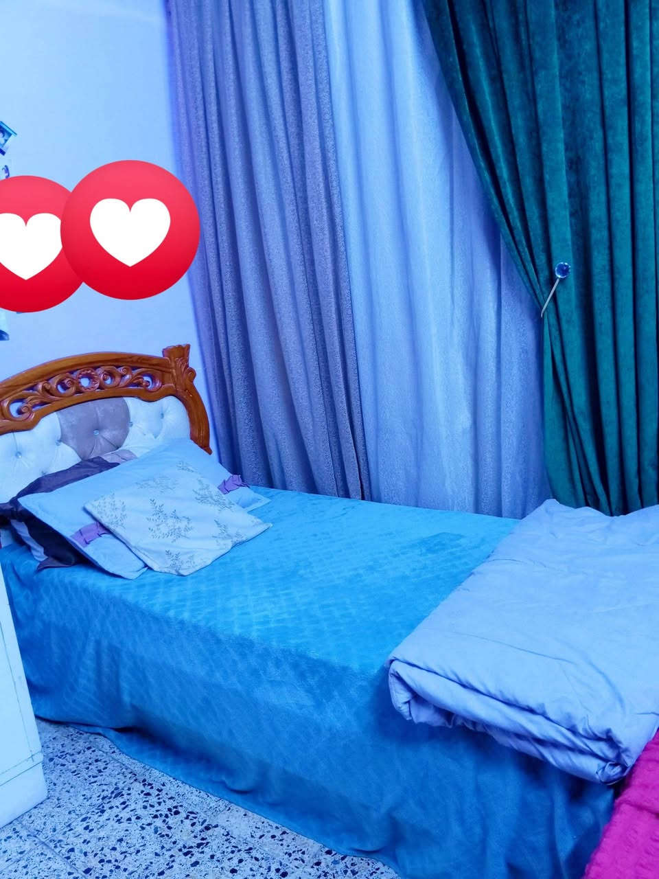 غرفه نوم شبابيه مستعملة للبيع، 
2جرابي خشب صاج
1كنتور خشب ابيض
1كنتور خشب صاج
للاستفسار ***********
