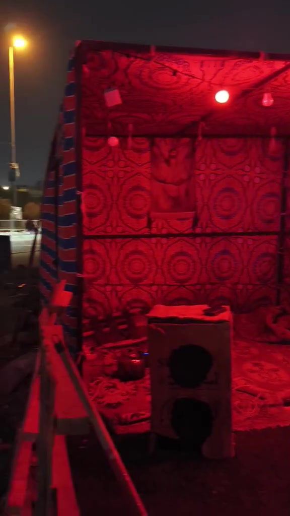 تكيه للبيع
ناصريه مركز

***********
