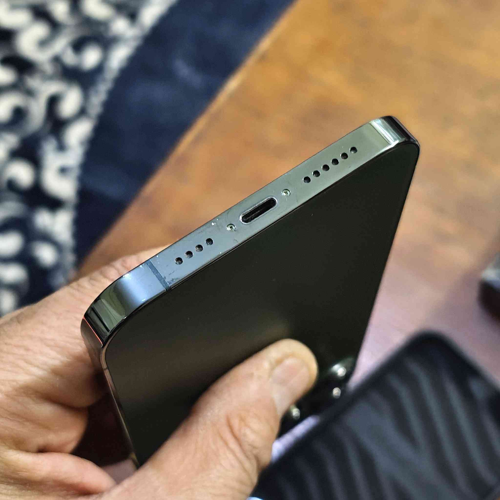 جهاز عندي اول ما نزل اشتريته مكفول من كلشي ممفتوح نهائيا وتر بروف

بطارية 77 

فقط بي فطر صغير باحدى الكامرات وغير مؤثرة على التصوير نهائيا

مكاني الحرية او التاجي رقمي ***********
