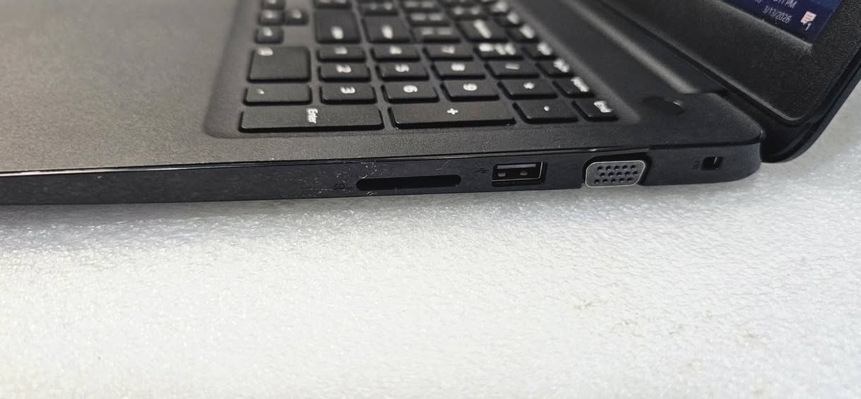 🔥قطعه اخيره Dell 3500
مواصفات: 
📍core i 7 جيل ثامن
📍Ram 16
📍SSD 256
كارت شاشه 2GB
النظافه والبطاريه بحاله ممتازه 
توصيل مجاني لجميع المحافظات 
للتواصل على الخاص او على الرقم ***********
