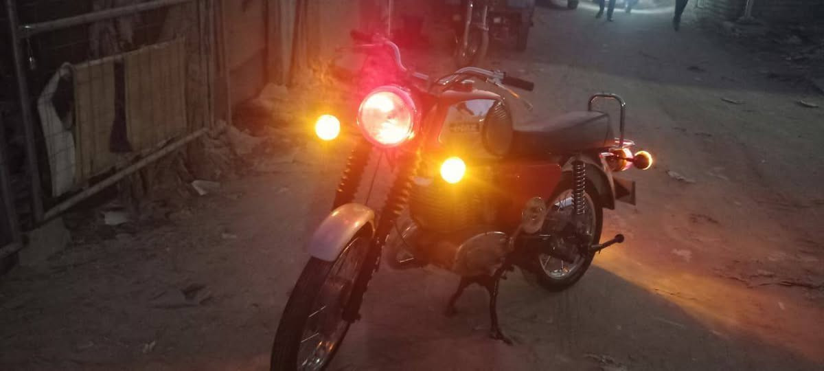 ماطور 81 اصولي مداور ثاني يوم بسمك ما بي لحيم بس بل خشم تقويه سعر مليون وتسعميه
***********
