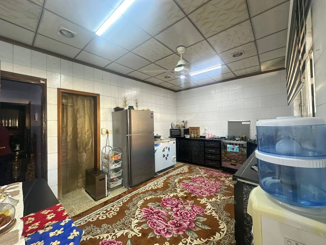 🔴عقار للبيع من :
عروض مكتب (( مملكة الخير )) لتجارة العقارات 

•بيت للبيع في حي الصديق الثانية قرب اسواق الفحام 
•المساحة : 200 متر واجهة 10 متر 
شارع تبليط بعرض. 12 متر  

• طابق واحد بناء قديم صالح للسكن  

•الطابق الاول : غرفتين نوم مع هول واستقبال ومطبخ وصحيات   
🌍الموقع : حي الصديق قرب اسواق الفحام    
📃 سند سكني ملك صرف / شرط القرار التمليك  والتحويل 

#مملكة_الخير_للعقارات عنوان المكتب:  الموصل _ سايدين مرطبات البحرين قرب قاعة الفخامة للاعراس 
📌 نستقبل عقاراتكم في اغلب مناطق الموصل ..

‭0751 007 1659‬ ‬

‭0770 606 6687‬
