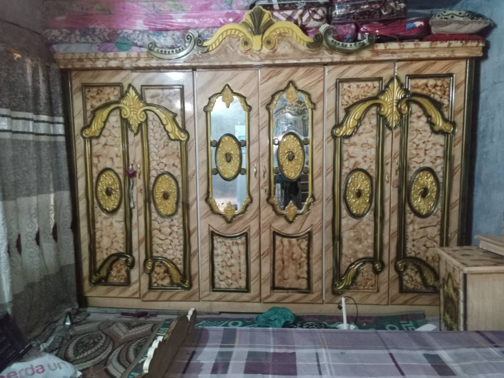 سلام عليكم متاح غرفه نضيفه لبيع السعر تسعميه وخمسين بيه مجال  بعته جديده ما متدمه بس ست شهر  نتصل عله رقم  ***********
