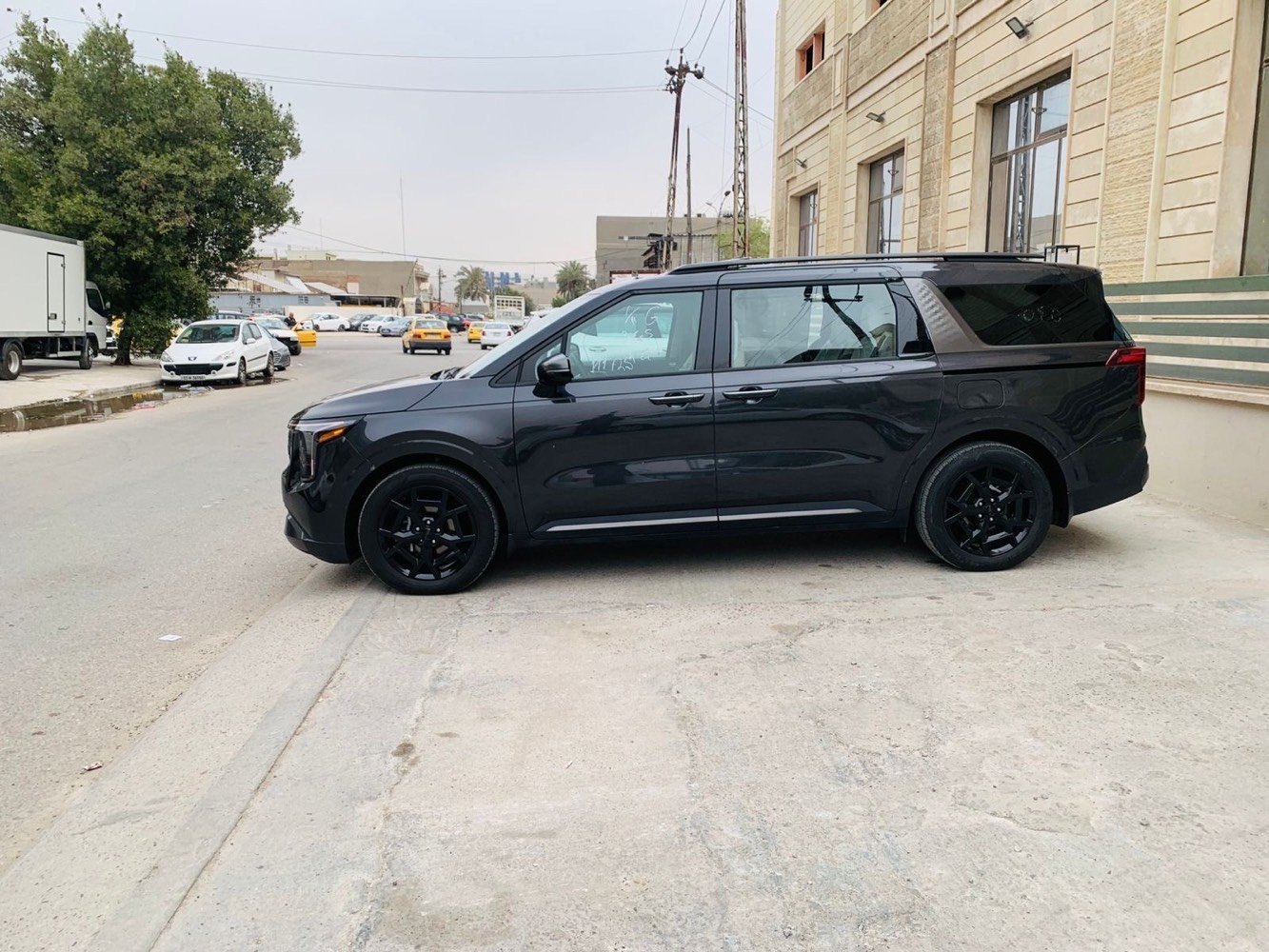 ياالله

السلام عليكم 

كيا كرنفال هايبرد 2025 SX  بلاك ادشن برستيج وارد امريكي 

Kia Carnival Mpv Sx Prestige 2025 1.6 Hybrid

                  Hybrid حجم المكينه : 1.6 تيربو + هايبرد 

         المسافه المقطوعه : 9 الف ميل  

            الضرر : بنيد دعاميه نفس الون     

             حالة الايرباك : دركه  

#مواصفاتها 

1.شاشه + شاشات خلفيه

2.كامرات 360

3.بصمه

4. بنوراما فتحتين

5.ويل كب اسود

6. تشغيل عن بعد

7.حساسات خلفي امامي

8.بيبان كهرباء

9.لايتات لد

10.لايتات زنون

11.بكلايتات لد

12.اشاير بالمري

13.رادارات 360

14.كشنات جلد 

15.ثلاث قطع تبريد

16.هيترات بالكشنات حار بارد امامي خلفي

17.هندبريك بصمه

18.شحن وايرليس

19.هيتر بالاستيرن

20.كشافات 

21.مري شفط

22.كشنات كهرباء امامي خلفي

23.كشن السايق ميمري

24.تحديد مسار

25.نظام ايكو سبورت عادي

26.كامرات محيطية داخل السياره

27. كشنات خلفيه VIP+ كهرباء 

28 .داتا شو

فول موصفات 1/1 جاهزه مرقم بغداد 

🟩 السعر  _ الطلب في التعليقات سيأتي إليك مباشرة 

تفاصيل اكثر هذا رقمي ***********

مكان السياره بغداد