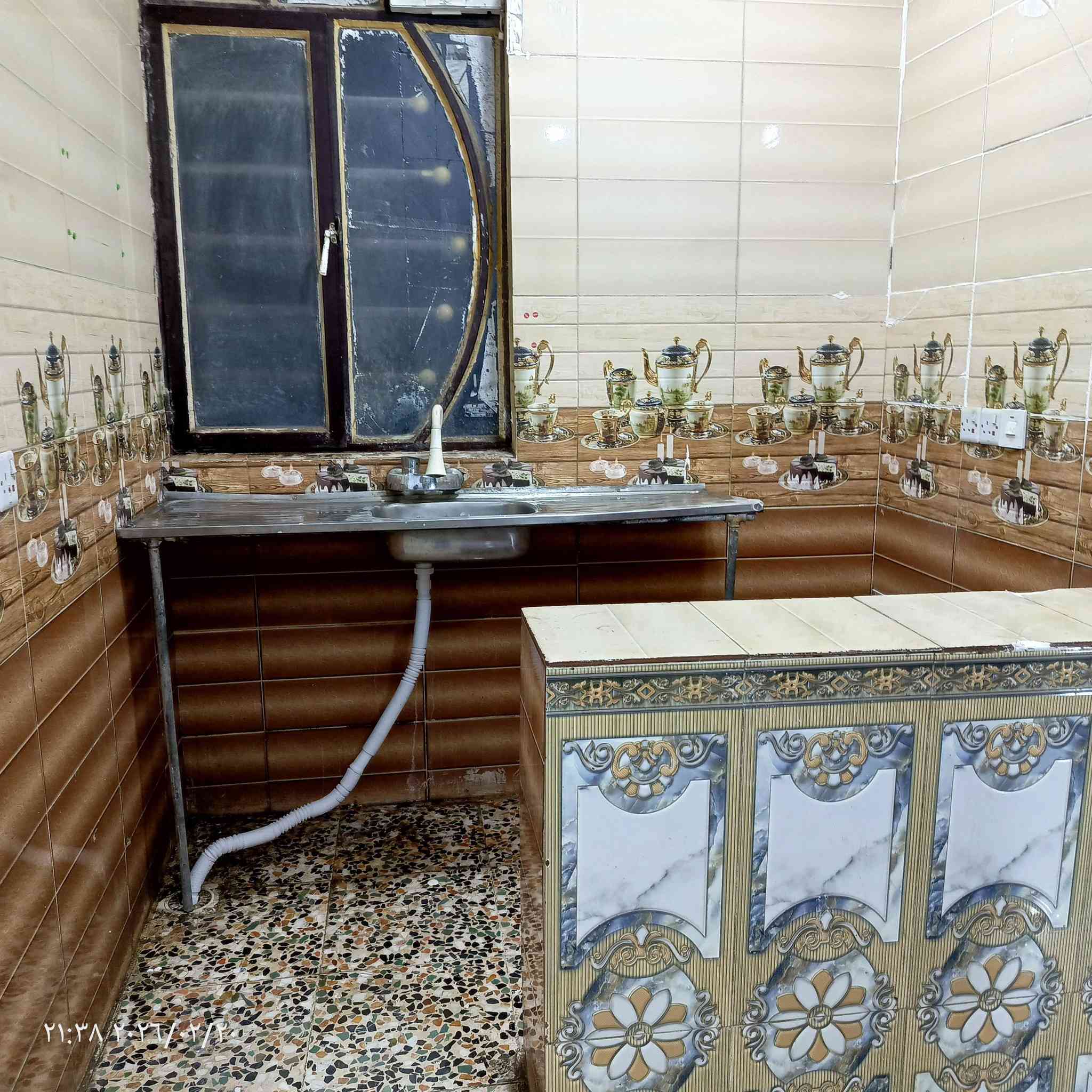 السلام عليكم شقة للايجار في الدولعي قرب المستوصف الصحي الي ابصف جامع الامام علي عليه السلام الفرع الي قبله الي بي متوسطة مسلم بن عقيل عليه السلام اخر عمارة ركن مقابل سوك حجي كاظم الشقة طابق اول عبارة غرفة وصالة ابصفه المطبخ وخدمات درج العمارة مرمر خط سحب موجود تانكي مي معزول الايجار 250 الف وبيها مجال للاتصال ***********
