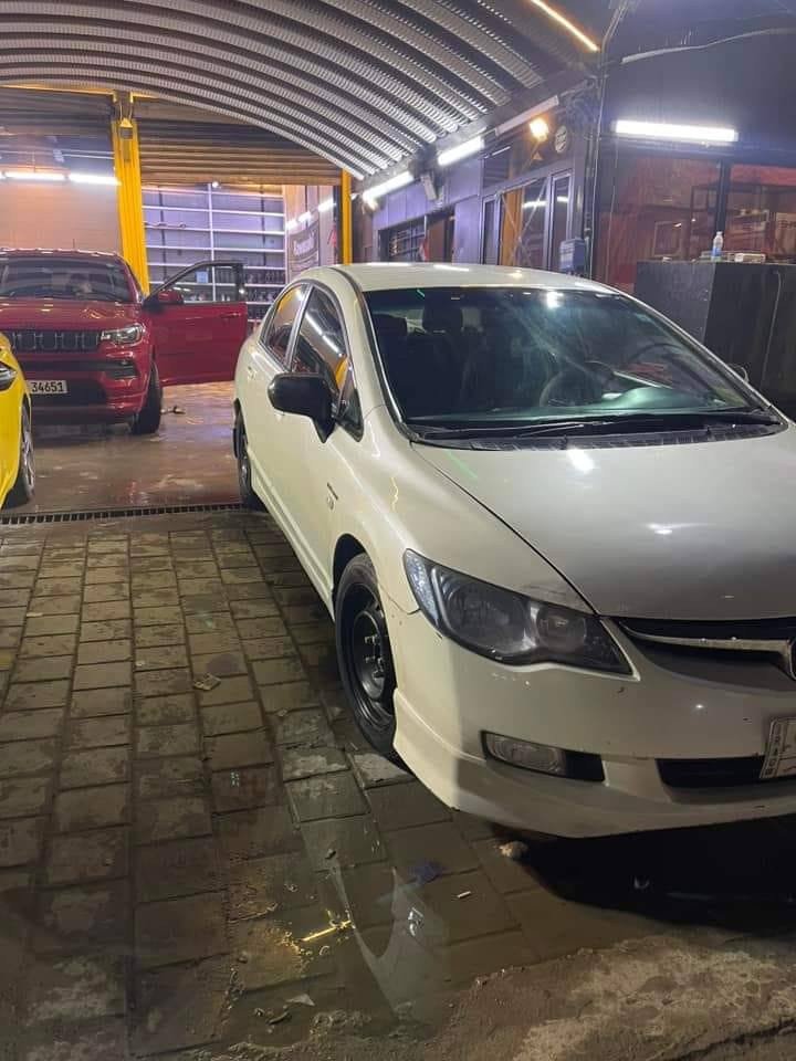 هوندا سفك 2009 رقم بغداد دولي السياره مكفوله من كير مكينه تبريد كامل الحساسات تحكم استيرن ما بيها اي حادث سياره نضيفه السعر 65 رقم الهاتف ***********
