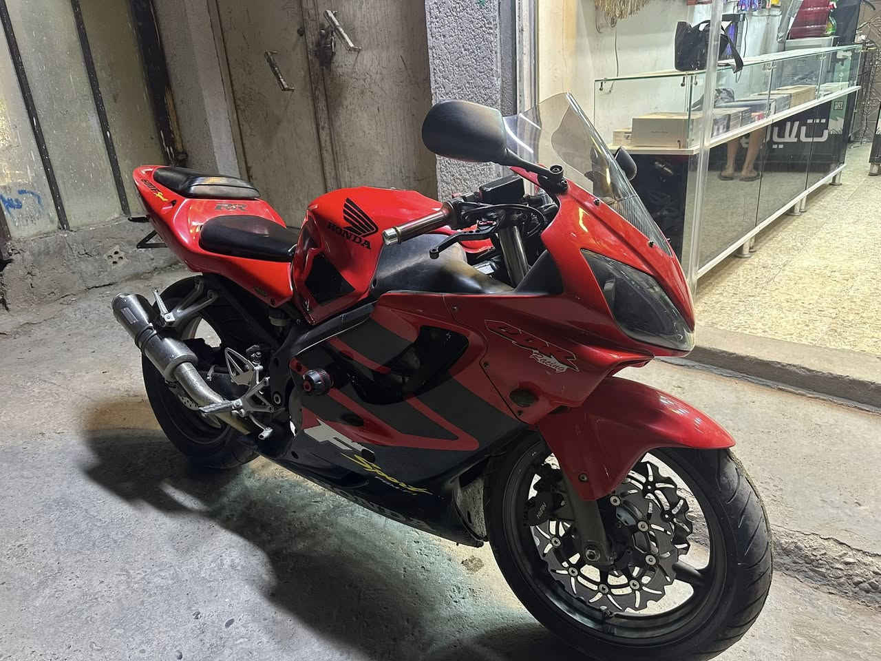 سلام عليكم 
f4i بطح
كفاله عامه مكينه مامفتوحه
بيها مكاتبه مكاني بغداد بلديات
***********
