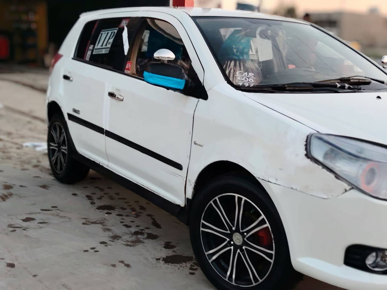 سلام عليكم من رخصة الادمن المحترم 
ام كي جيلي موديل 2013 السياره حلوه 
مال جناي الله شاهد محرك كير بشرط 
رقم بغداد شرط الوكاله وتحويل مباشر 
السعر 32 وبيها مجال للبيع فقط مستعجل 
رقم الهاتف ***********
