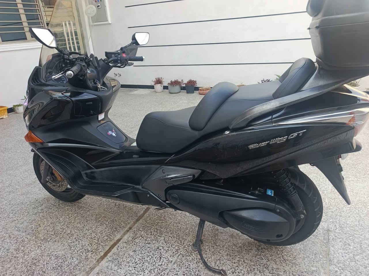 سلام عليكم دراجة سلفر ونج جيتي 400 كفالة عامة شلعة ومعدل خير من الله مكينة مكفولة ترايك وين مايعجبك 
جنطة 
عدة بلاديه
سكيورتي اوفر فجوج ذهبية ستان حساس بانزين كلة محسن دهن كله امزويل مكاني بغداد   متواجد واتساب او اتصل ***********
