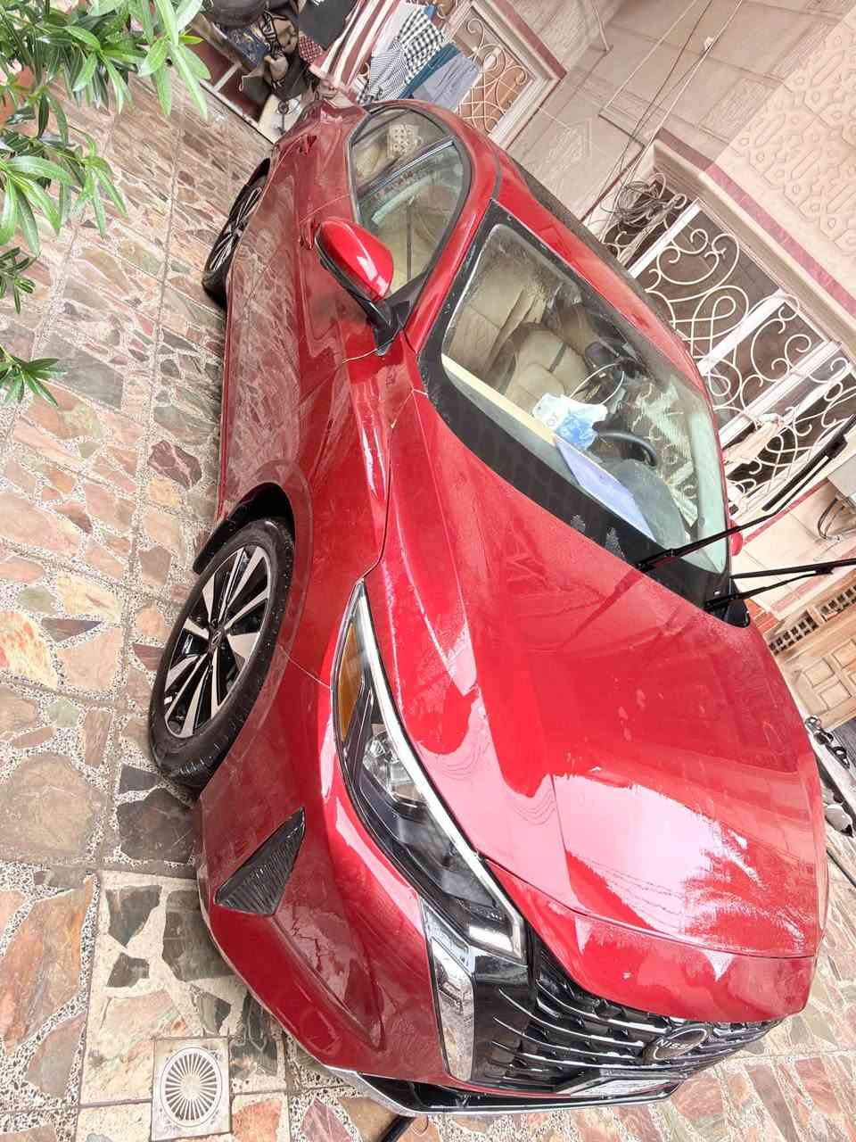 السلام عليكم
 نيسان سنترا SV بلس فول موصفات واحد على واحد موديل : 2025  
اللون احمر  (المرغوب بل سنترا 🥰
ماشية :3 m
حرة بدون رقم تتسجل جميع المحافظات 
حجم المحرك : 2000(4,سلندر)
ملاحظة السيارة : بيهه بنيد مبدل وربع جاملق صبغ 🙏
المواصفات : SVبلص 
فول مواصفات  سلايد روف فتحة  
 4 كامرات 360 درجة 
تحديد مسار  رادارات فول 
ابواب بصمة
بصمة تشغيل 
تشغيل عن بعد (𝐑𝐞𝐦𝐨𝐭𝐞 𝐒𝐭𝐚𝐫𝐝)
شاشة 
كاميرة 
اوتو ستارت (𝐀𝐮𝐭𝐨 𝐒𝐭𝐚𝐫𝐭)
اوتو ستوب (𝐀𝐮𝐭𝐨 𝐒𝐭𝐨𝐩)
رادار امامي (تحديد مسار)
رادار جانبي (نقاط عمياء)
رادار خلفي (التحذير من الاصطدام)
حساسات امامي
حساسات خلفي 
نظام (𝐒𝐩𝐨𝐫𝐭)
كشنات  وغرفة جلد 
كشن سايق كهربائي
تحكم استيرن  
بكلايتات (𝐋𝐞𝐝) بيلادي 
تايرات نضيفات 17 المرغوب نوع مشلن 
حجر بيئة😇 
سياره عليها ادامه كامله ✅
 البصرة القرنه السوق  /🌏
السعر 149 وبيهه شي بسيط   $
 *********** القرنة, البصرة
