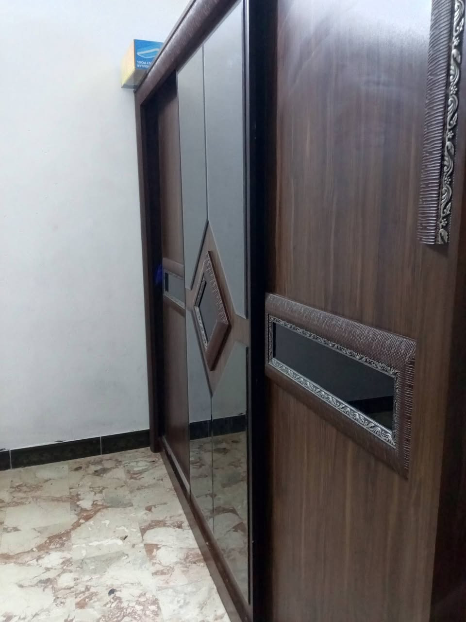 كنتور هوا ولكومديات يعني ناقصهم بس جربايه وصير غرفه كامله مثل منوضح بلصوره نضيف كلهم ١٥٠ مكاني بغداد


**إذا كنت صاحب هذا الإعلان وتريد حذفه لأي سبب، رجاءا أرسل رسالة إلى الدعم الفني**