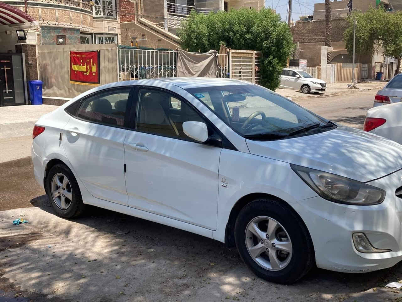 السلام عليكم للبيع اكسنت ٢٠١٢ بيه جاملغ خلفي صبغ فقط ماشيه ١٤٥ ر رقم بغداد ***********قم مميز
