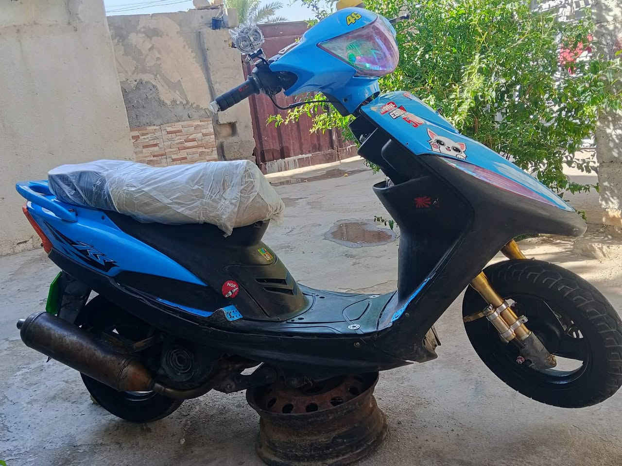 سلام عليكم ماكس عدلة لبيع #مراوس شعندك نزل
تفاصيل دراجة بوشة ٤٩  كهربايات شغالة كلها سلف هندر تشتغل
#شرط شلعة معدل ال بالك   مبدل فقط ولفات
#جاهزة مذب عليها ربع      #السعر 350بيها مجال #اذا عندك مراوس   ***********بي واساب

