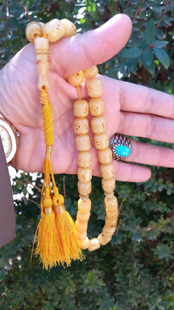 سلام عليكم 
صيام مقبول 
ليله جمعه مباركه على الجميع 
الى كل الاعضاء المحترمين لندنيه قديمه موشمه قطعه ملكيه انكليزيه مميزه توشيم خراط الوزن ٦٢ غرام الحجم ١٣اونص على ١٢ اونص السعر عام  ١٥٠ الف عراقي للاستفسار موجود خاص اوالاتصال على الرقم ***********يوجد وتساب لعيون عشاق الندني القديم النوادر
