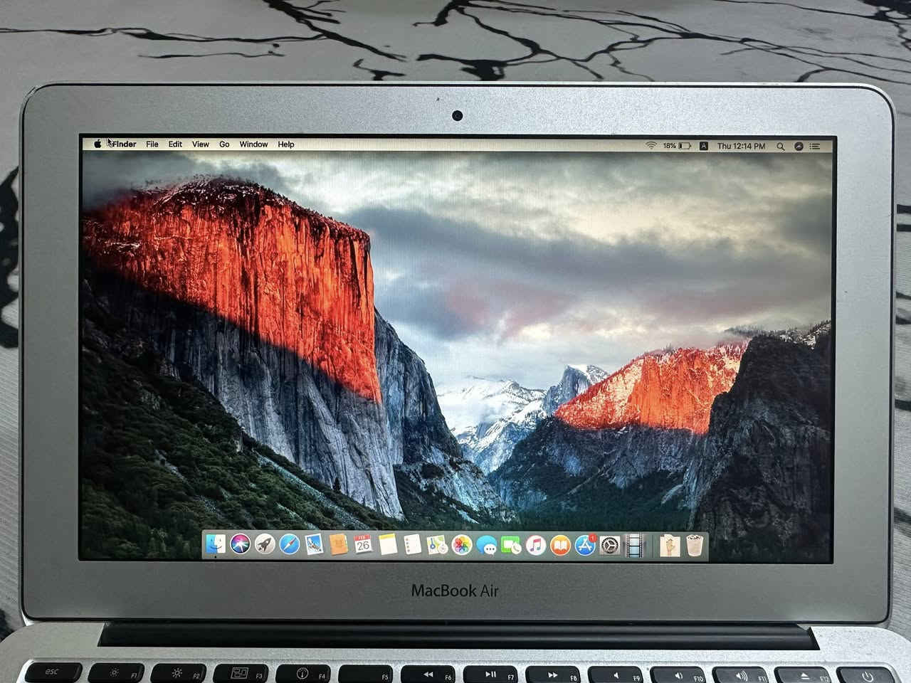 للبيع ماك بوك اير MacBook Air بحالة ممتازة
الموديل: MacBook Air 13-inch

سنة الصنع: 2010

النظام: macOS High Sierra

المعالج: Intel Core 2 Duo 1.4GHz

كرت الشاشة: NVIDIA GeForce 320M

الرام: 2GB DDR3

الجهاز نظيف جداً ومرتب

بطارية تعمل بكفاءة

استخدام خفيف ومحافظ عليه

مناسب للتصفح

مشاهدة الأفلام واليوتيوب

برامج الأوفيس والدراسة

استخدام يومي خفيف

الجهاز شكله أنيق وخفيف الوزن وسهل الحمل

شغال بدون مشاكل وجاهز للاستخدام مباشرة

السعر 110 الف موجود الشاحن الاصلي
بغداد الجديدة ***********
