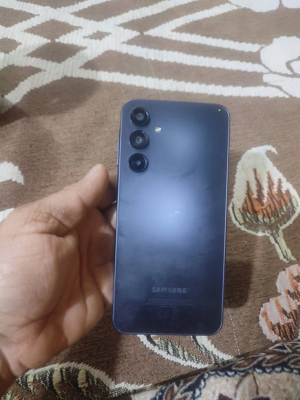 للبيع سامسونك ابدل شاشه اصليه وبيه خط بس ماماثر علي السعر ٨٠ وبي مجال  العنوان البراكيه رقمي *********** ذاكره 128
