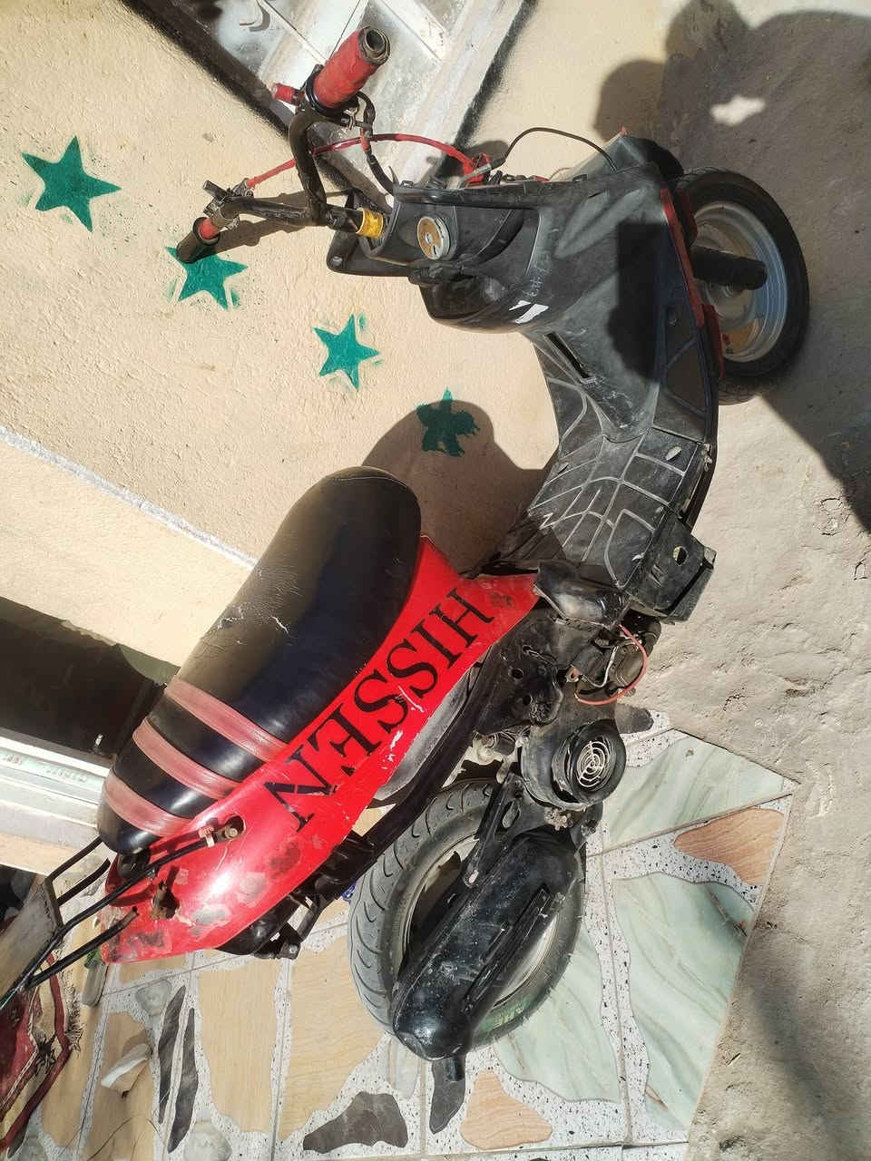 دراجه بيجو لبيع دراجه مكفوله من سرقه  عايزه بس كفرات دراجه مابي اي شي مكفوله السعر 125 
***********
