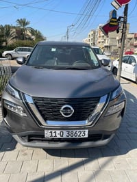 للبيع نيسان روج SV 2023 رقم بغداد الدولي بأسمي حادث طخة بالبنيد و نصبغ...