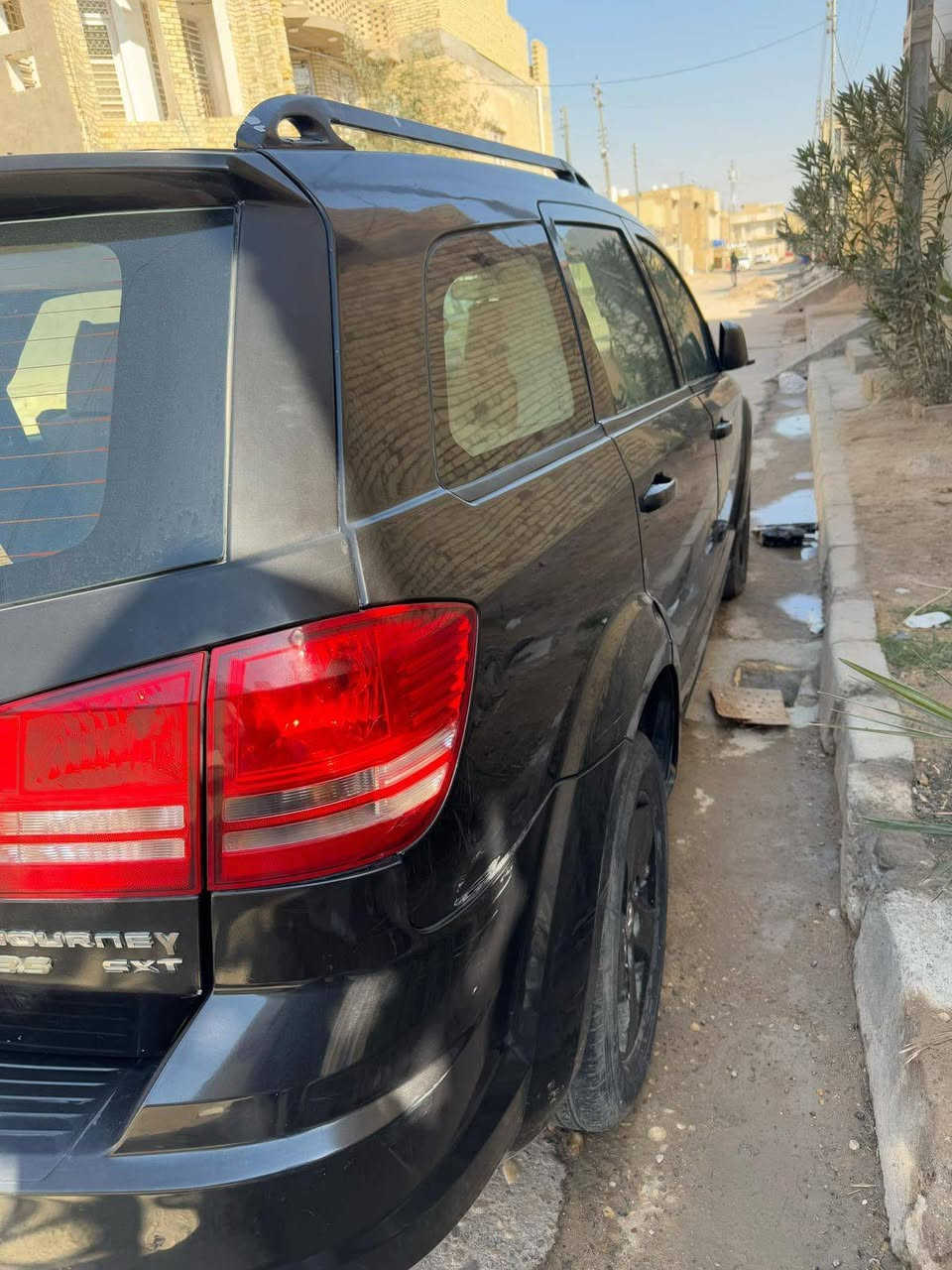 سلام عليكم جورني موديل 9 مكينه 6 سلندر سنويه لل30 باسمي حادثها جاملغ ايسر مع باب السائق بدون براكيت نقصها غاز تبريد لان بدلت الراديتر وحداديه مكانها ميسان حي الجمعيات سعر 80 للستفسار  ***********
