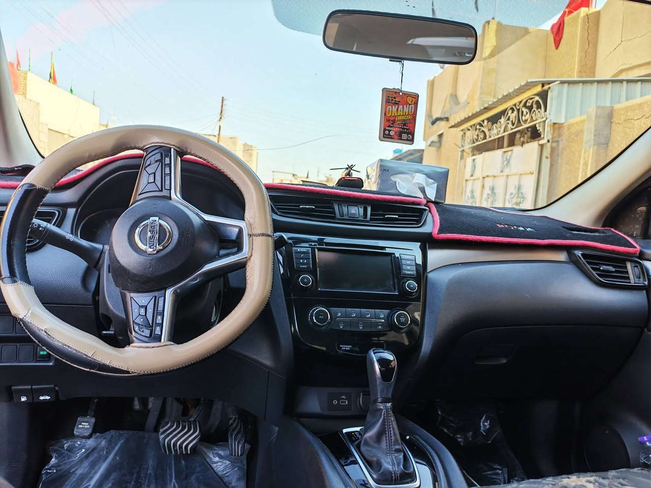 نسيان روج سبورت 2019 
كامرة خلفية 
حساسات امامية وجانبية 
تبريد قطعتين 
السيارة ماشية 133 الف كيلو متر 
بيها ضرر جاملغ وحافة البنيد من جهة السايق مصلحة تصليح مو تبديل
السيارة باسمي
سعرها 140 ورقة وبيها مجال بسيط 
*********** 
واسط الصويرة
