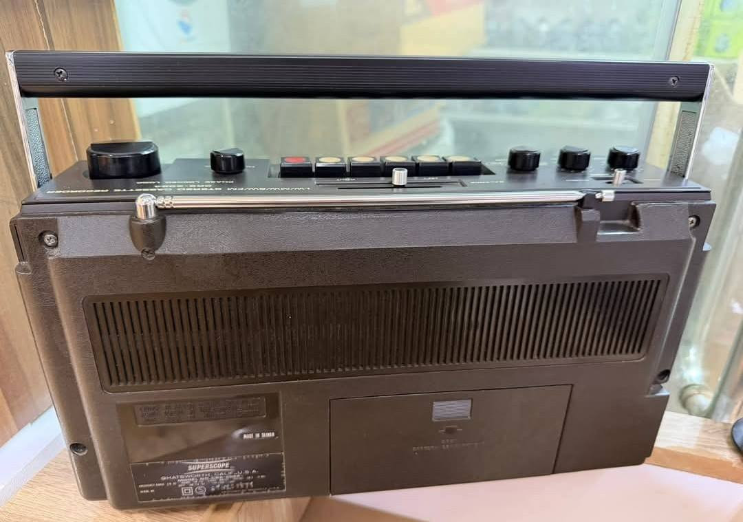 من اروع الصناعات الامريكي سوبر سكوب نضافه 100% اف ام كهرباء باتري شغال واتساب *********** يوجد توصيل
