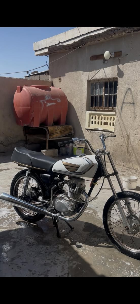 سلام عليكم دراجه ايراني تعمير فقط مكينه ورنكات مانبدلات وباقي كاله جديد ادوات مكفوله من سرقهه كامله مكملهه عقل رياضي سعر 450 وبيه مجال الطبين رقم بس واتساب ***********
