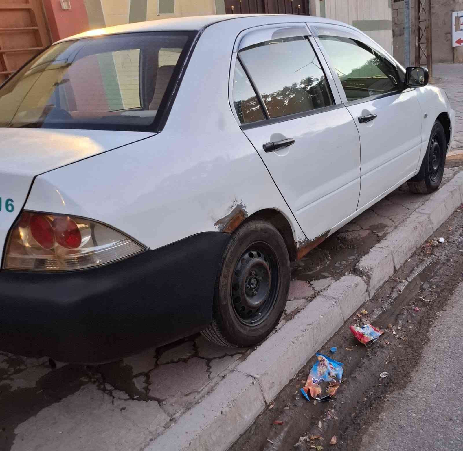 سلام عليكم لانسر للبيع 2006 بيه كم قطعة صبغ ابيع حزام مكينة جديدة شادله 2000 كير حدادية تبريد كفالة تايرات جدد سيارة بس يرادله صبغ مكصوص للاخياس السعر 69بيه مجال قليل مكاني شهربان *********** مكلف بنشرهة
