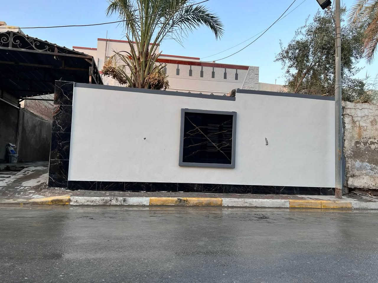 🏠بيت. طابقين للبيع
طابو صرف تحويل مباشر 

الموقع / الرمادي / التأميم القادسية الاولى قرب محطه كهرباء وقرب مدرسة بديع السموات

 المسساحة 200متر 

الوجه 10 متر 

النزال 20 متر 

  الشارع تبليط  10 

تفاصيل البيت / طابقين الطابق الأول بناء بلوك  غرف،1 وصاله ومطبخ ودوانيه و هول  و صحيات داخليه وخارجيه

الطابق الثاني. بناء بلوك 2غرف وصاله وصحيات
والسعر مناسب 
الهاتف ***********
***********
