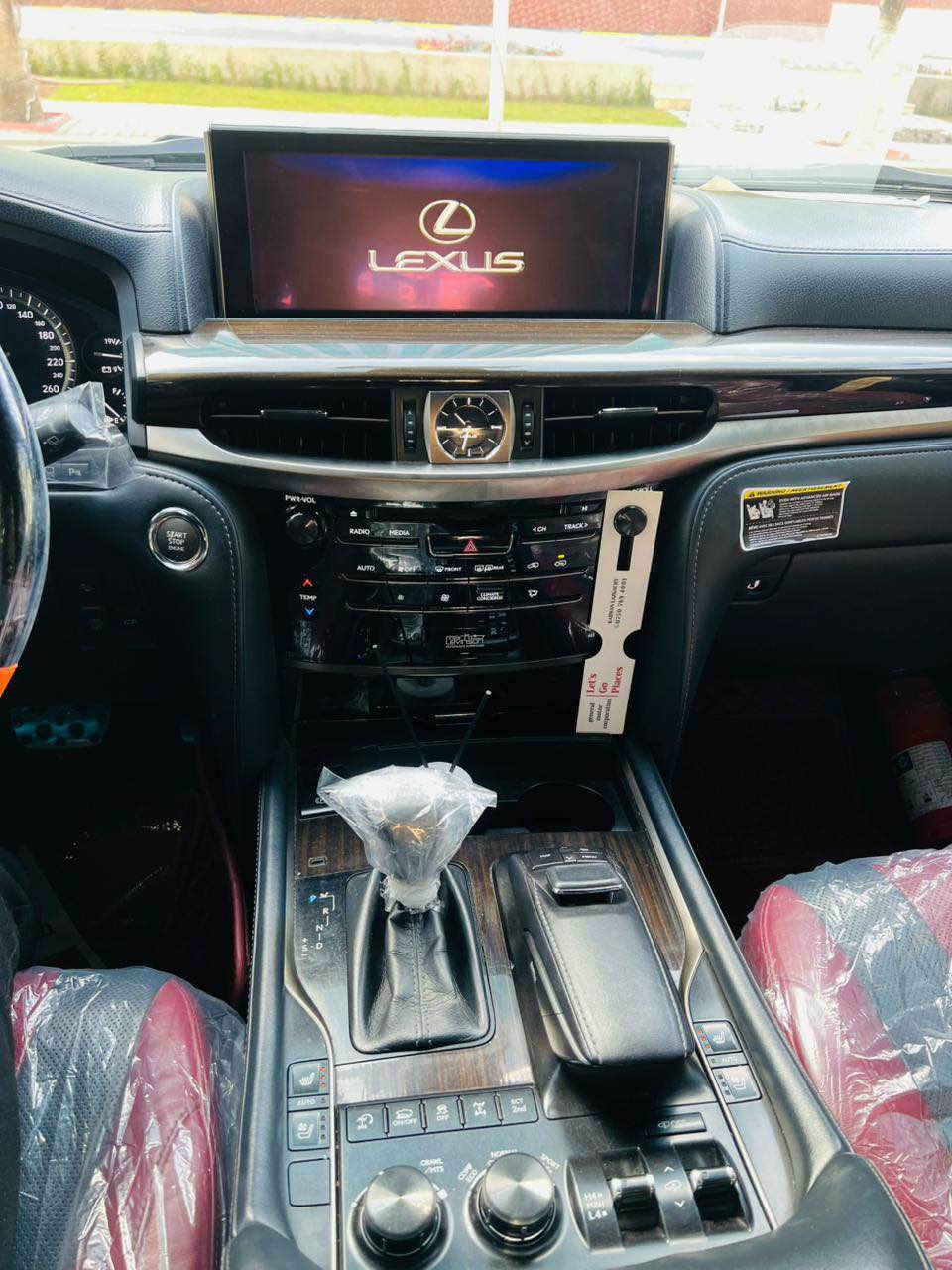 السلام عليكم 

لكزز  2018 

بريم اصل 🇯🇵🇯🇵🇯🇵

#سعر مناسب 

سياره فول مواصفات داخل كورو 

فقط دعاميه امامي صبغ و مكان صغير تعديل pdr 

🔹 سلايت 
🔹 داخل احمر 
🔹 ليد متحرك 
🔹 جكات 
🔹 داتا شو وكاميرات 
🔹 حساسات 

وباقي مواصفات اللكزز المعروفه 

مكان السياره اربيل 
ورقم سياره اربيل شرط تحويل وغرامات 

السعر ٥٨٥ ورقه 

*********** 

‎للاتصال أربيل, العراق
