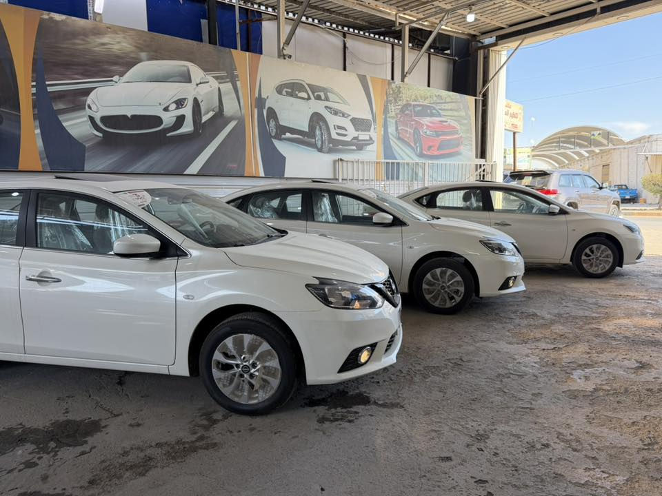 السلام عليكم
نيسان سنترا ( SV )
( عرض خاص ) 
موديل : 2025 
ماشية : 0 KM زيرو 
المواصفات 
فتحة 
شاشة 
كاميرا 
تحكم ستيرن 
قطعتين تبريد 
ويل كب كروم 
بلوجكتور 
يدات نيكل 
لون الداخل رصاصي 
(مرقم بغداد بأسم المشتري )
السعر : 20 مليون و500 قفل من الأخير 
ملاحظة: السيارة ضمان شركة السور 3 سنوات او 100 الف كيلو 
العنوان : بغداد الكاظمية قرب مرور الكاظمية معارض جكوك معرض الرحمن . 
للاستفسار 
عبدالرحمن 
 *********** 
 ***********
