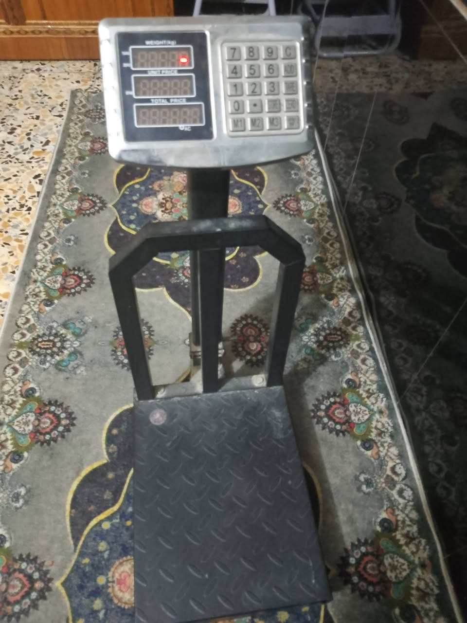 ميزان يشيل اكثر 180كيلو سعر 30مكان بغداد كماليه ***********بيه بس وتساب
