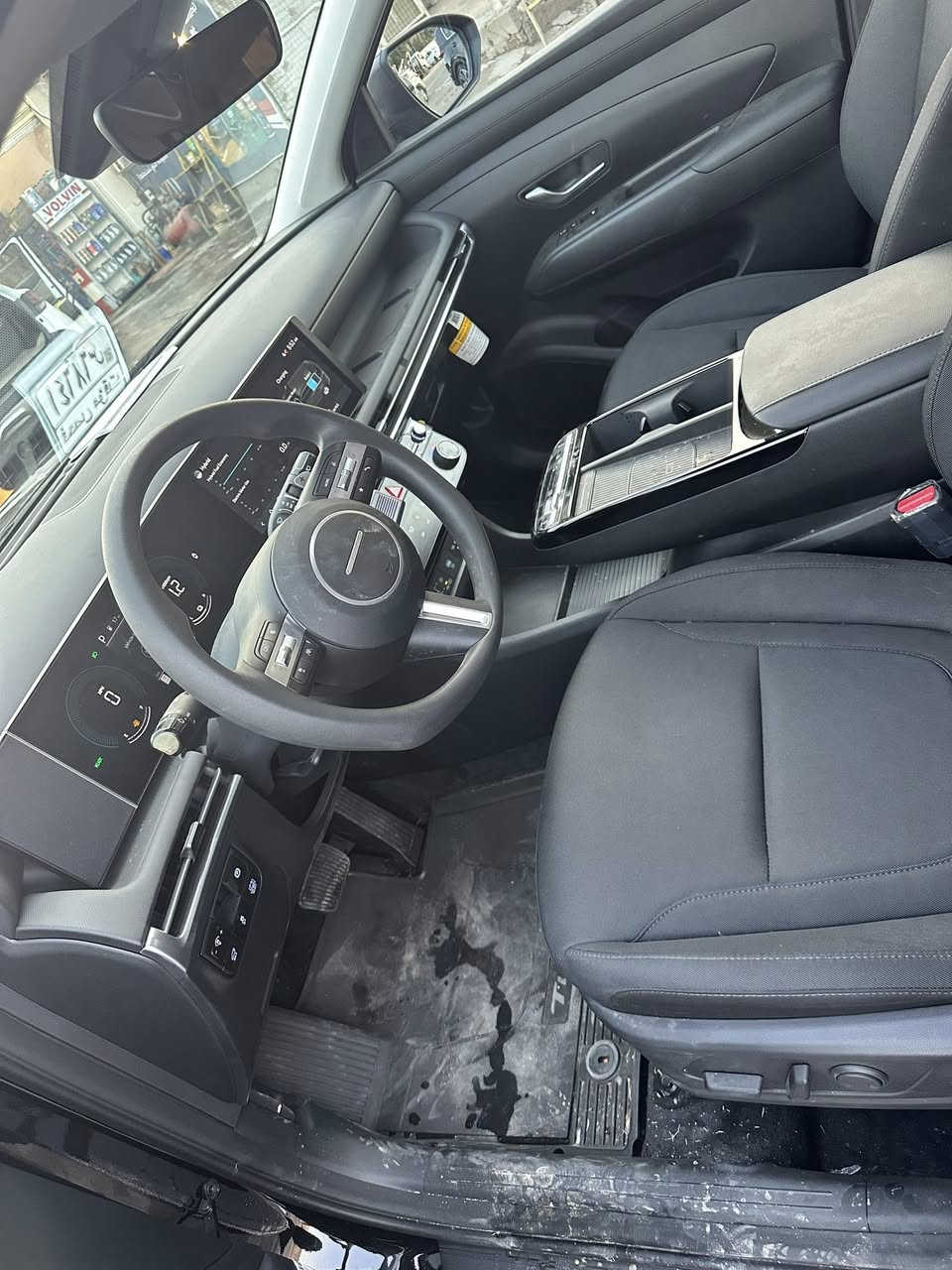 السلام عليكم توسان 2025 وارد امريكي ماشيه زيرو 2000 دخول جديد هايبرد تشتغل وتمشي جديده السياره  مدفوع كمرك وضريبه على حادثهه جدآ خفيف خلفي رقم معفي السياره حاليا بغداد حي البنوك للاستفسار اتصال او واتس اب 
(السياره تباع على حادثهه رقم معفي)

***********
