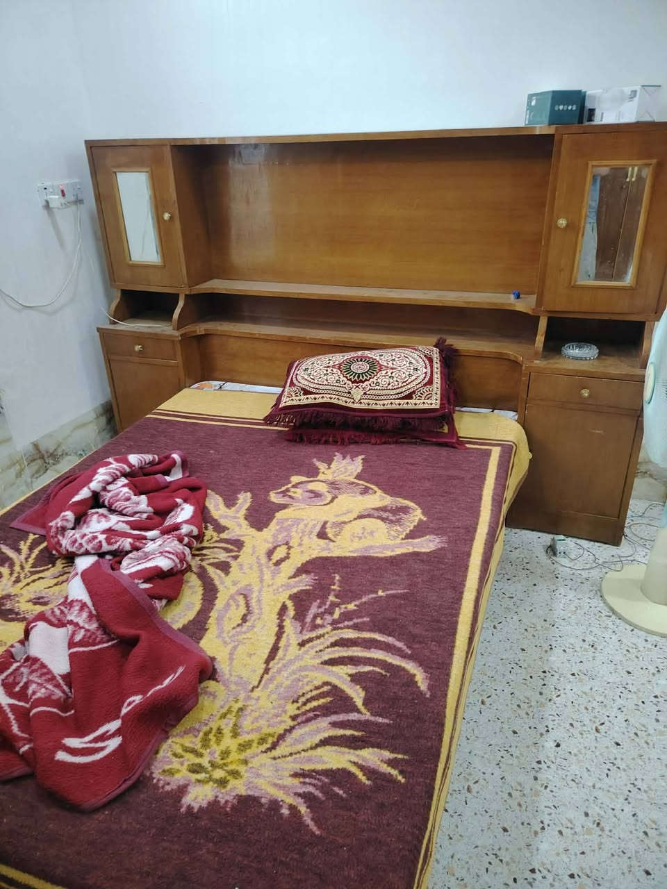 غرفه صاج مابيها اي ظرر مثل ماموضح بلصوره 
السعر 450 وبيها مجال للشراي 
العنوان ديالى الخالص هبهب حي مجاهد


**إذا كنت صاحب هذا الإعلان وتريد حذفه لأي سبب، رجاءا أرسل رسالة إلى الدعم الفني**