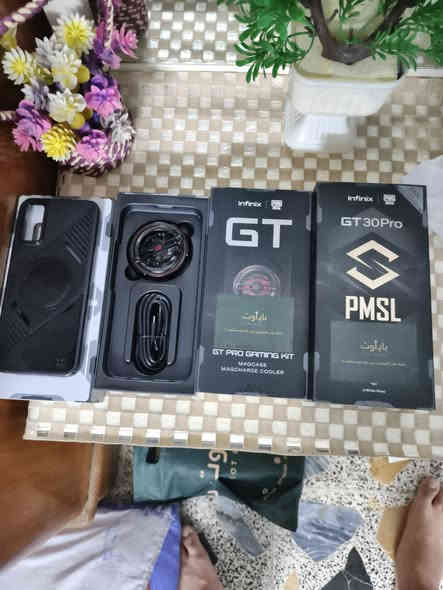 السلام عليكم انفنكس جيتي 30 إبرو البيع نضيف 100/100السعر 330او بي مجال رقم الهاتف ***********
