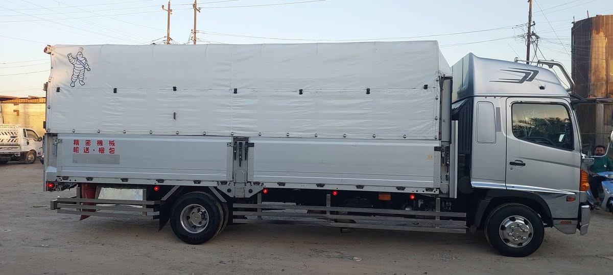 السلام عليكم للبيع فقط
هينو شيطان دخول جديد رقم بصره باسمي سنويه لل2030 طول سته وربع محرك سته سلندر سوبر كهربائي  ٤ جوبلس خلفي اكتروز  شاصي محسن للاخير قماره سقف عالي تخم تاير جديد ويل كب سته بلادي محجر + فرشه بدي وجادر درجه اولى/ اي بي اس + كروز مثبت سرعه السياره فول مواصفات جاهزه من كل شي السعر ٣٠٠ ورقه ٣شدات وبيه مجال بسيط ***********
