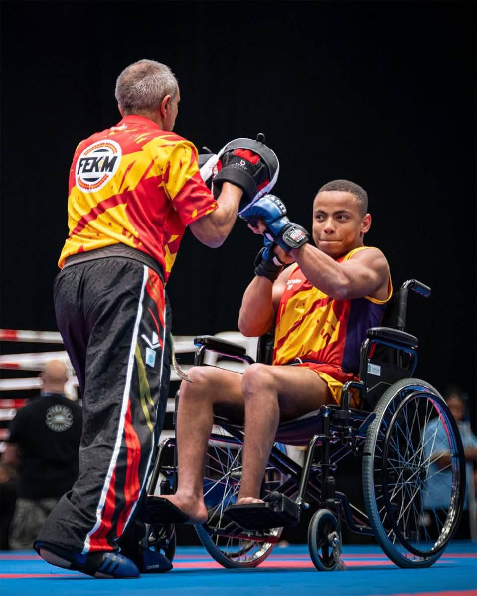 اعلان...
الى عوائلنا الكرام في قضاء الصويرة قاعة ابطال الكيك بوكسنغ تفتح ابوابها الى لاعبين من ذوي حتياجات الخاصه الراغيبن بلتسجيل  في قاعة ابطال الكيك بوكسنغ الواقع مكانها في منتدى شباب الصويرة بقيادة الكابتن المدرب الدولي احمد عايد محمود علماً ان التسجيل (بلمجان ) لدعم طاقاتنه الشبابيه من ذوي الهمم 
الاستفسار 
‏‪0788 676 7170‬‏
والله ولي التوفيق❤
