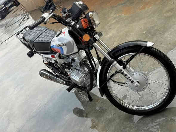 سلام عليكم دراجه نامه شلامجه الاصلي  للبيع موديل (25)دراجه شرط مكفوله  من التاير للتاير  اي عيب مابيه وكله عل ابلاد كهربائيات كله شغال لايت زنون منضومه دسك خلفي دراجه بس الجنايه تعرفه  الي مو شراي لا يتصل فدوه     ***********
