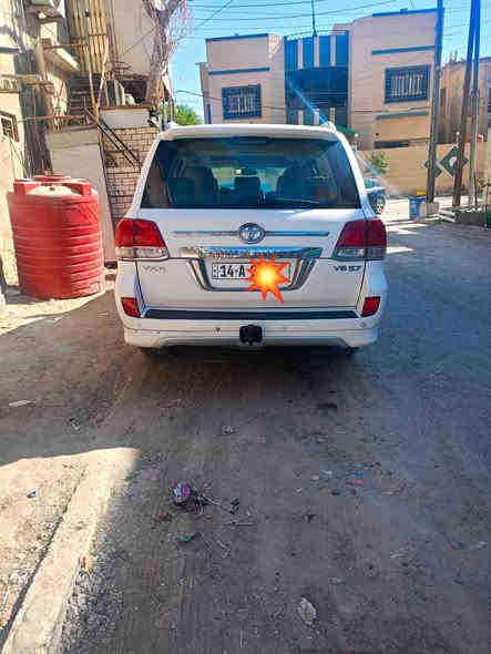 السلام عليكم
لاند كروز فكسارة ٢٠٠٩ مكفولة من التجية والضربة بيهه مكانات صبغ فقط وافحص وين متريد رقم بصرة دولي باسمي رقم مميز
مكينه وكير بالجيس ٨ سلندر جدا نظيفات
السعر ٢٧٥ وبيهه مجال للشراي 
مكاني البصرة الهارثة
***********
