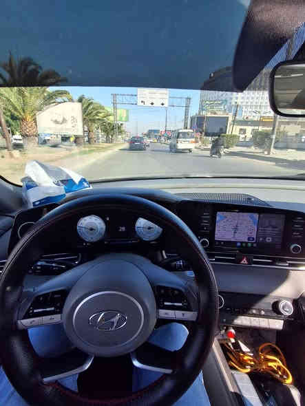 Hyundai Elantra 2022
النترا ٢٢ فول عدا الفتحة 
امريكي حادث دعامية خلفية و بارد فقط بدون ايرباك بجم كبس 
مواصفات 
بصمة تشغيل 
بصمة ابواب وصندوق 
جنطة ذكية 
عدادات شاشة 
تبريد منفصل 
تدفئة كشنات 
قيادة ذاتيه توقف ذاتي 
رادارات أمامية خلفية 
تحديد مسار 
السعر ١٥٤ وبيها مجال بسيط 
رقم اربيل ب اسمي تحويل مباشر 
مكانها بغداد الكرادة 
رقم الهاتف ***********
