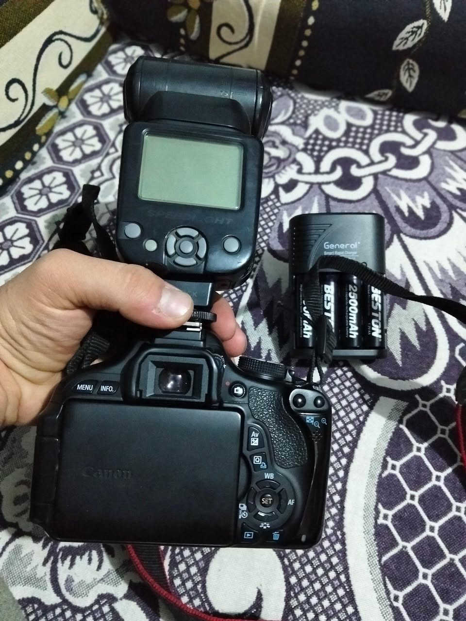 باكدج كامل جاهز علي الشغل  كانون 600 معها بوكس و لينس 50عادي. و بطاريه شاحن حزام و فلاش ب حجاير و شاحن حاله رايقه 
السعر 9الف نهائي بدون فصال 
01007508543 السادس من اكتوبر, الجيزة


**إذا كنت صاحب هذا الإعلان وتريد حذفه لأي سبب، رجاءا أرسل رسالة إلى الدعم الفني**