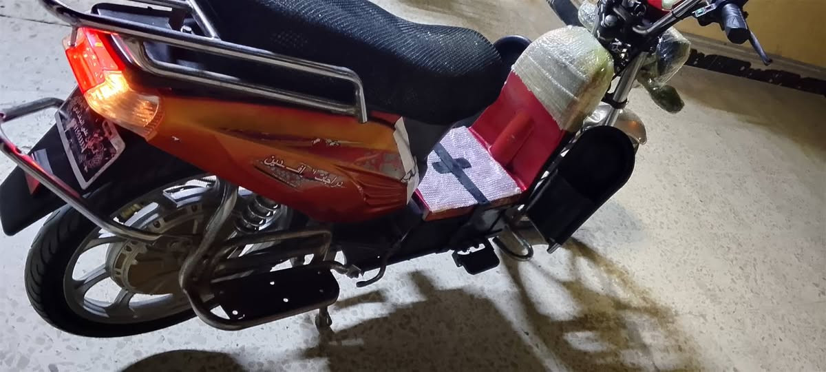 موطور هارلي نوعيه بغداد موديل 2023 موطور حلو نضام 5 بطاريات دبل كبار حجهن 36 امبير  جدد لك كلهن يقرن 11 وعل الفحص قبل شهر من شادهن فول بطارياته جدد لك كهربائيته شغاله لايت هورن كله شغال شاحنه جديده مع البطاريات تايرات جدد لك السعر 270 وبي مجال للشراي سعره سعر لشه العنوان الفلوجة حي نزال ***********//*********** واتساب عل الكورك
