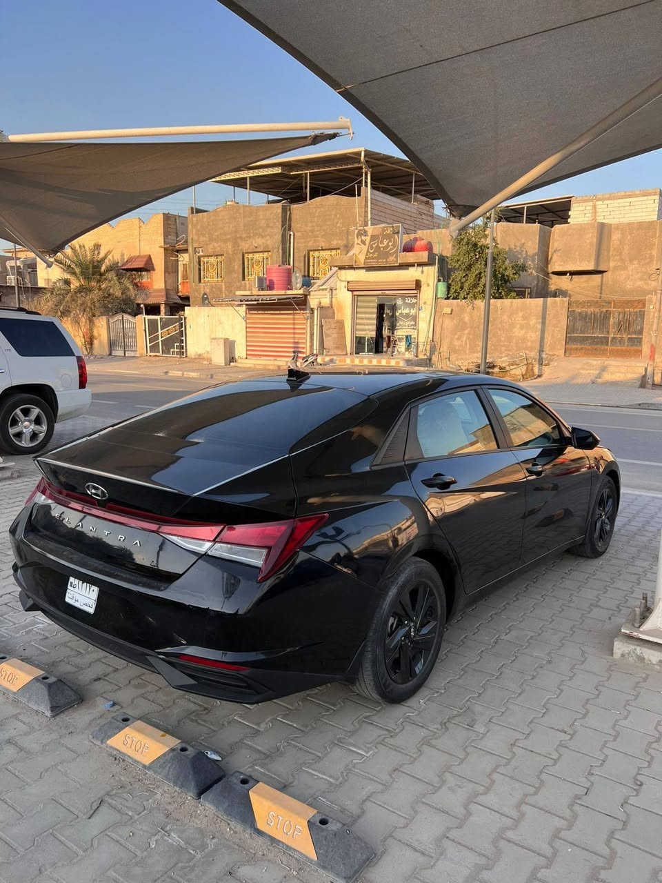 السلام عليكم
النترا مديل 2023 وارد امريكي 
ماشية 35 
السياره جاهزه من كلشي
ضرر بنيد مبدل مصبوغ 
+مدكر  امامي بيه طخه ونصبغ 
+ اجت من امريكا مرشوش باب خلفي والجاملغ الخلفي 
مواصفات بصمه تشغيل عن بعد شاشة رادار امامي خلفي جانبي وبيه بعد هواي مواصفات 
السيارة حرة بدون رقم تترقم جميع المحافضات 
السعر 124 
العنوان البصرة ***********
صور الحادث مرفقة مع المنشور
