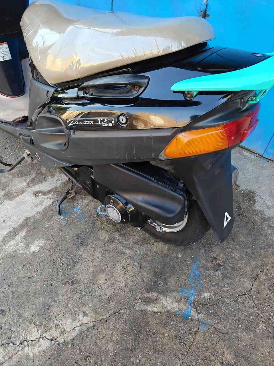 سلام عليكم للبيع ساسوكي والفات يابانية صار شهرين من طالعه من وكيل ما مفتوح محرك مكفول سعره 600 وبيه مجال عنوان ميسان الكحلاء ***********
