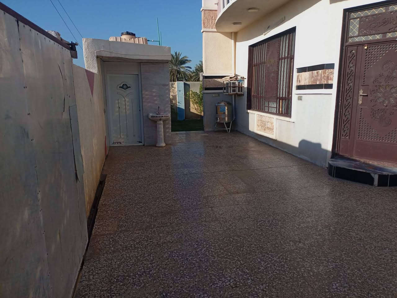 بيت للبيع مساحة 230 طابو زراعي سند 25غرفتين نوم وحولي كبير واستقبال ومطبخ الموقع الراشدية شارع المراسمة عبور المشروع على الشارع العام للأستفسار الاتصال على الرقم ***********
