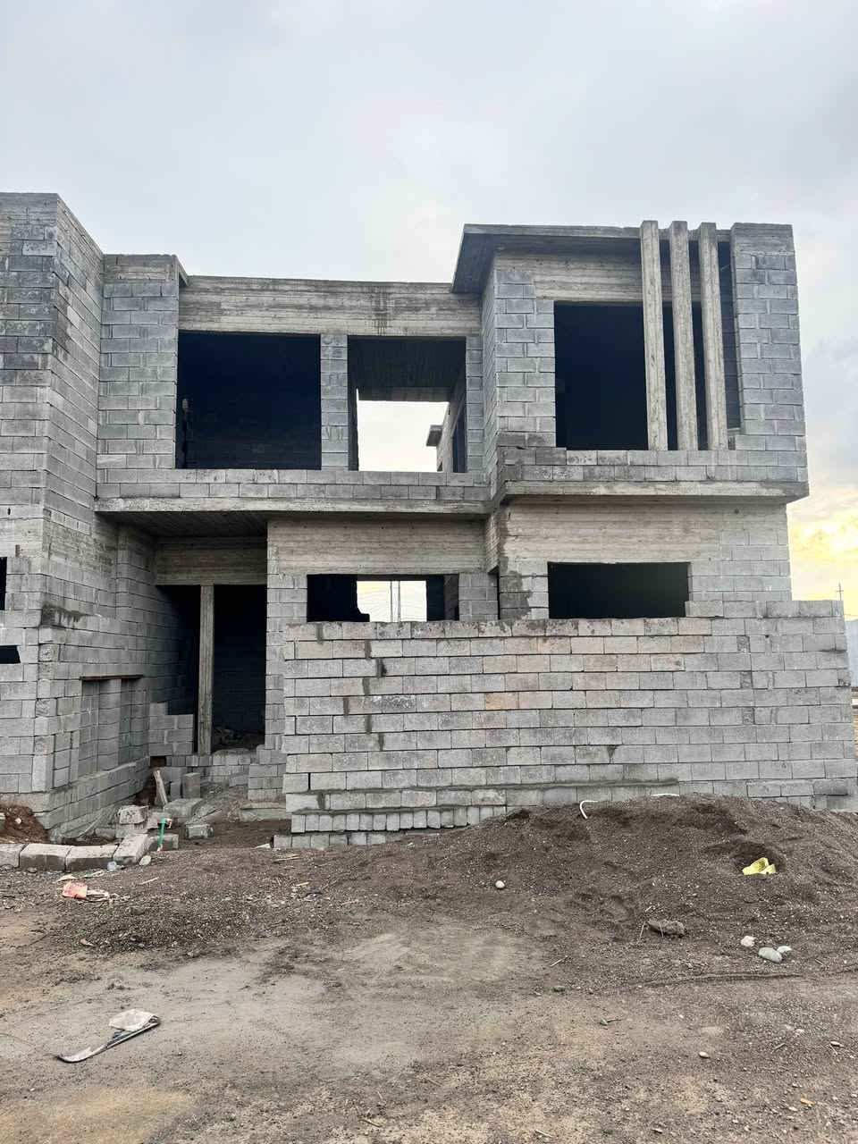 هيكل للبيع  
مكتب عين الوطن التعليم العالي
الموقع التربيه الثالثه 

🔹 مساحة :100م ، واجهة10 ، عمق : 10

🔹 شارع 12، خدمات كاملة متوفرة

🔹 يتكون من طابقين  

ط1 : غرفة ، استقبال ، هول ، مطبخ ، صحيات ، 

ط2 ثلاث غرفه ومشتملات 

مجهرة بكافة الانظمة الحديثة -

دكتات - سبالت - غسالات - انترنيت - دشات

للاستفسار اكثر مراجعة #عين الوطن  الكائن في حي التعليم العالي -التربيه الربعه

***********
