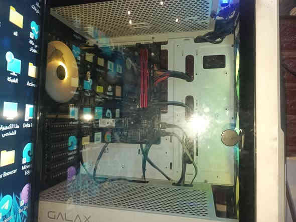 Pc للبيع 
السلام عليكم pc للبيع المواصفات : 
المعالج : AMD RYZEN 5 PRO 4650G 3.70H 
الرام 16 2×8
الويندوز : 11pro 
5 مراوح تبريد 
كارت الشاشة : داخلي فئه ممتازه 512 ،
 السعر 350 الف وبيها مجال 
 رقم التواصل : ***********
