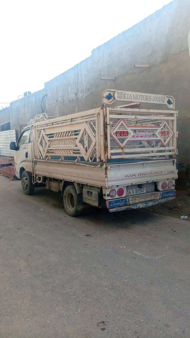 السلام عليكم سياره بنجو فحم مسكر نجول للبيع موديل 2017 التاير اللي وراء 14 السنويهه رقم انجليزي سياره باسمي جاهزه للشغل مقفوله عنوان بصره ورقم بصره رقم الهاتف *********** السعر 145 وبيها مجال خدمه الشراي
